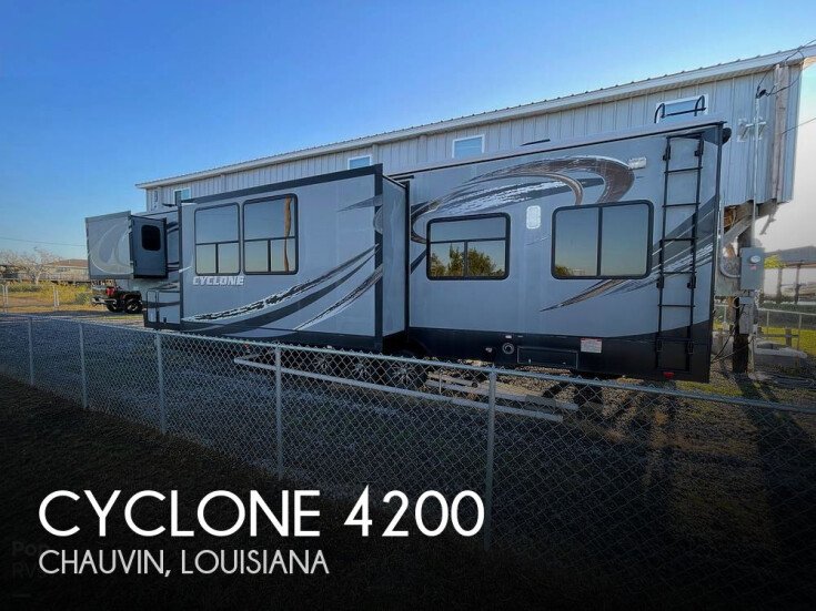 Thumbnail Photo undefined for 2015 Heartland Cyclone CY 4200